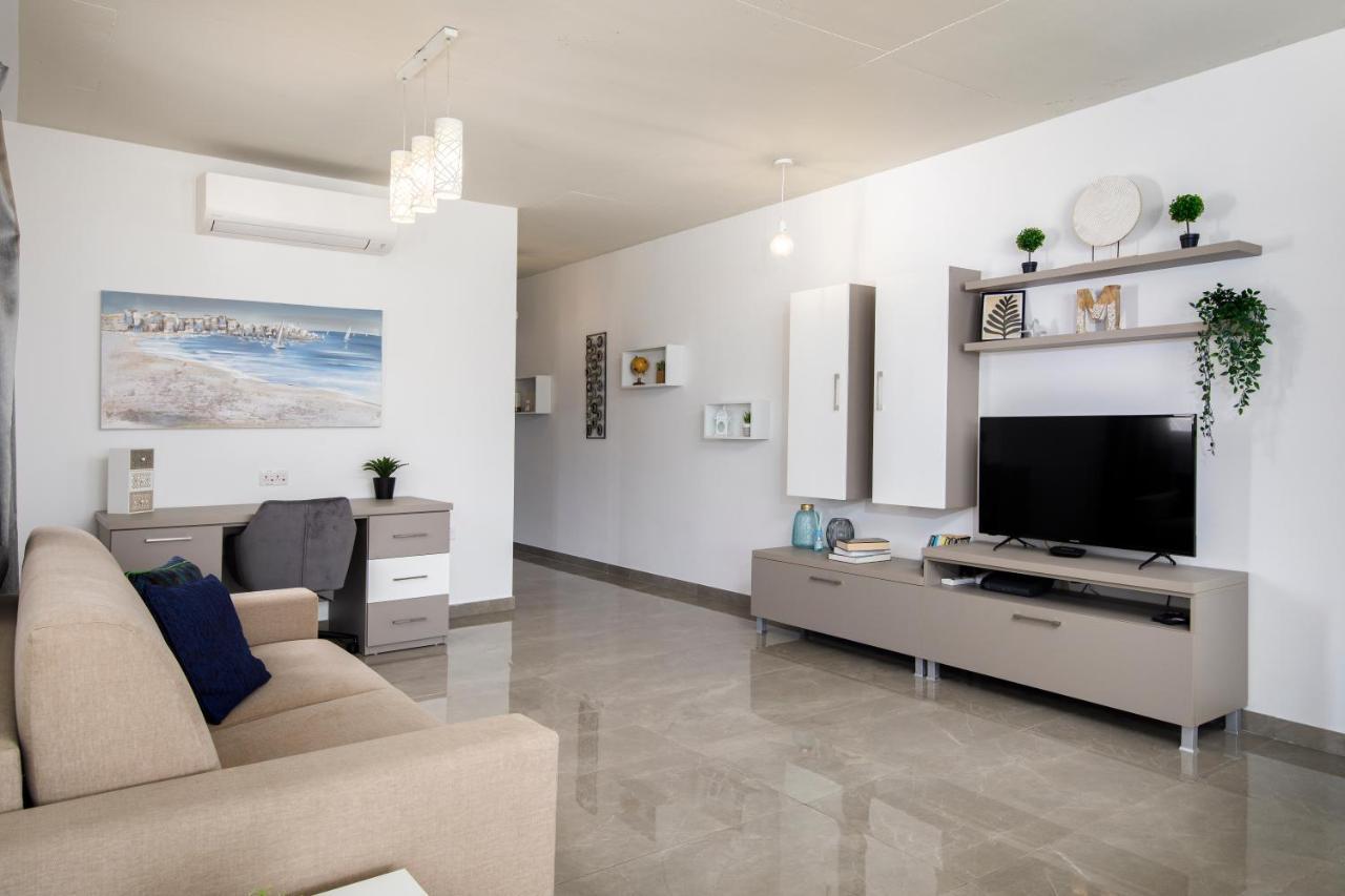 Hilltop Apartments - Stylish Comfort Living Close To The Sea, Bugibba Сент-Полс-Бей Экстерьер фото