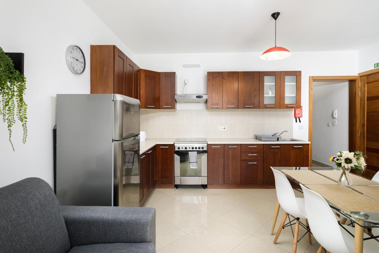 Hilltop Apartments - Stylish Comfort Living Close To The Sea, Bugibba Сент-Полс-Бей Экстерьер фото